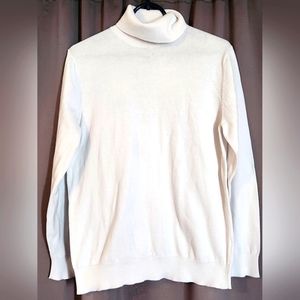 H&M white turtle neck sweater